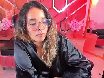 Stripchat Nude Webcam of Olivia_Fox69