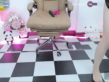 Stripchat Sex Cam of Qi_Chan