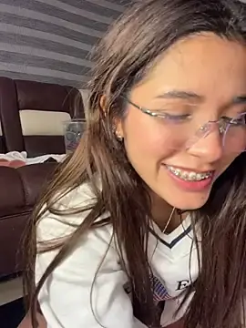 Stripchat Live Sex of crystal_bunny7