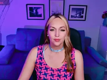Stripchat Live Sex of EvieMagical