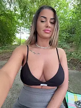 Stripchat Nude Webcam of KirstieVegas