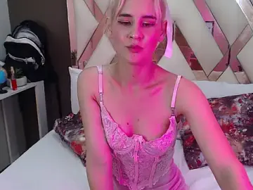 Stripchat Sex Cam of Alina_Valmont