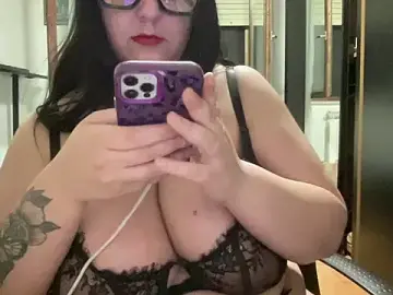 Stripchat Adult Webcam of LaMissHotV