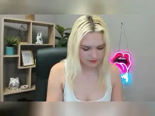 Xlovecam Sex Cam of SweetLilyy