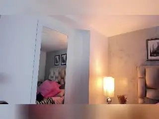 Xlovecam Live Sex Cam of SyraPalmer
