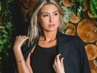 Xlovecam Adult Video Chat of VictoriaRay