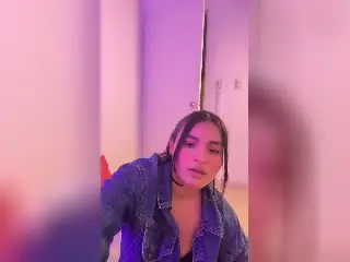 Xlovecam Free Live Porn of MiiaPalmer