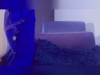 Xlovecam Live Sex of MissGilliSquirty