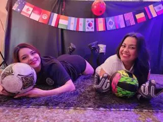 Xlovecam Adult Video Chat of SaraAndMarilyn69