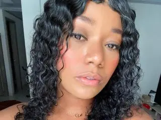 Xlovecam Free Live Porn of AvaJones69
