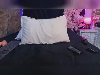 Xlovecam Watch Live Sex Cams of MissNahomi