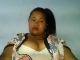 Xlovecam Live Sex Cam of ValerieQueen69