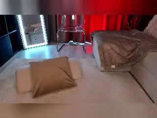 Xlovecam Sex Cam of BrainyBelle