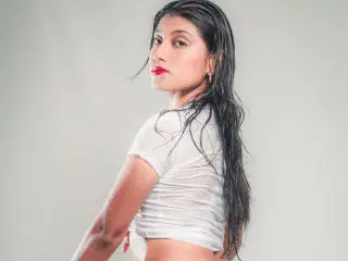 Xlovecam Live Porn of YeseniaRodriguez