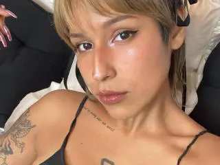 Xlovecam Best Webcam of KiaraHernandezX
