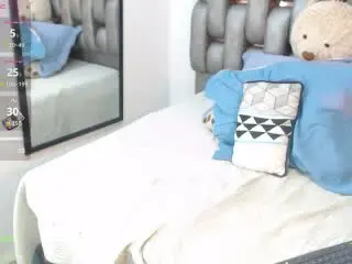 Xlovecam Live Sex Cam of SaraMarks